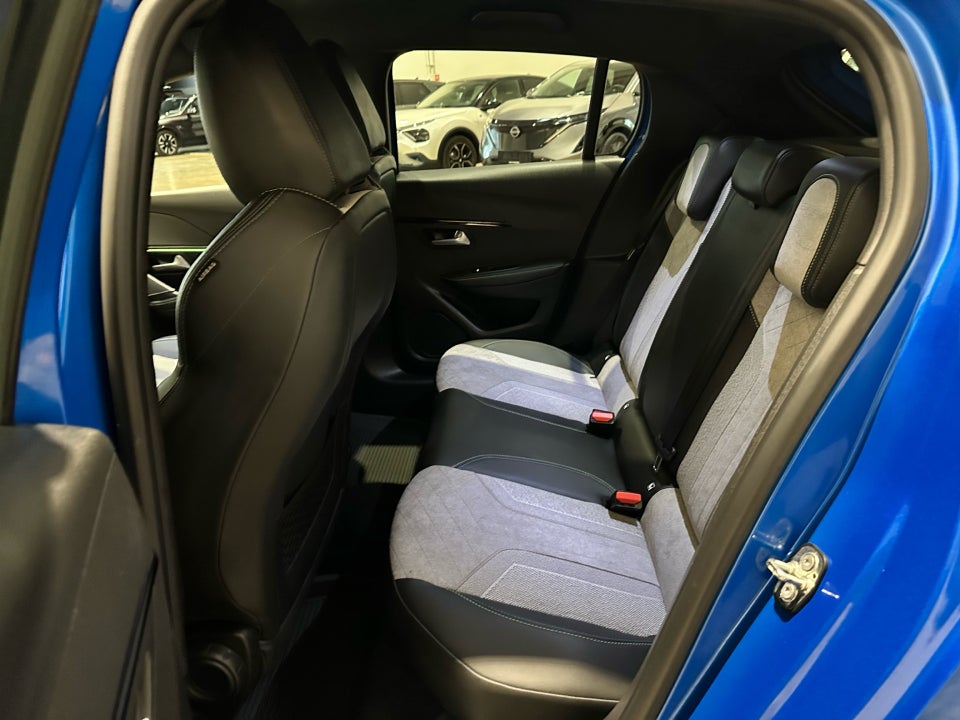 Peugeot e-208 50 GT 5d