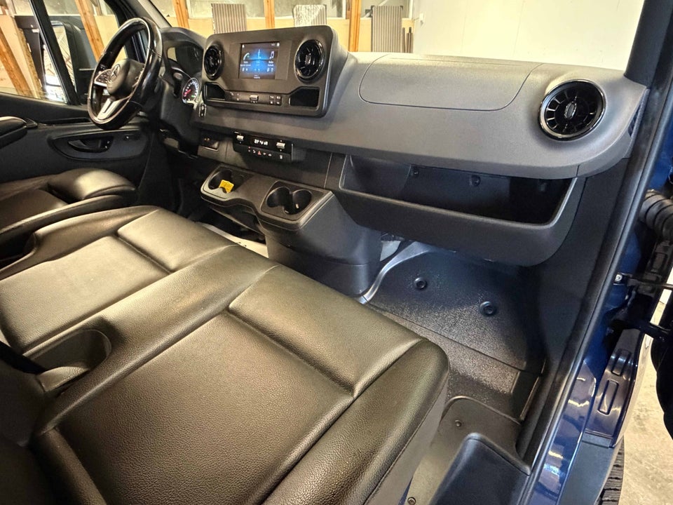 Mercedes Sprinter 319 3,0 CDi A3 Chassis aut. RWD 2d