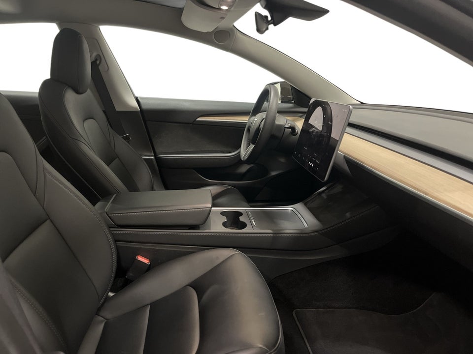 Tesla Model 3 RWD 4d