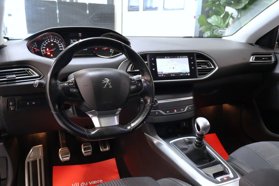 Peugeot 308 1,6 BlueHDi 120 Allure 5d