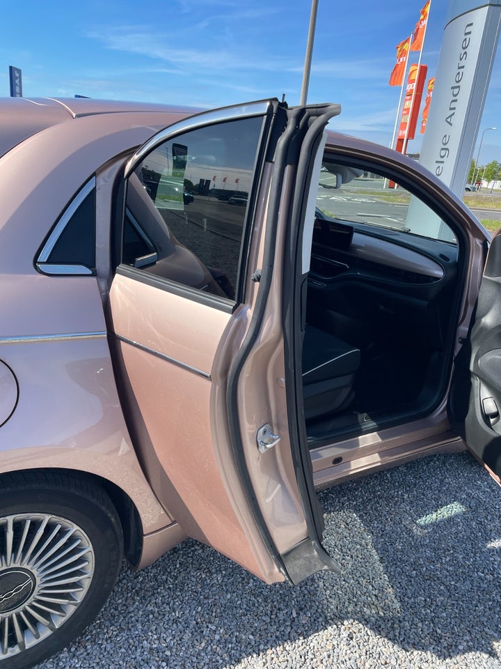 Fiat 500e 42 Icon 3+1 4d