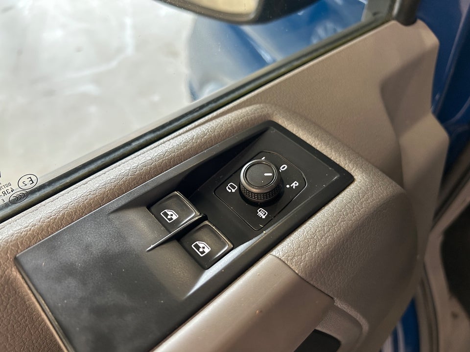 VW Crafter 30 2,0 TDi 177 Kassevogn L3H2