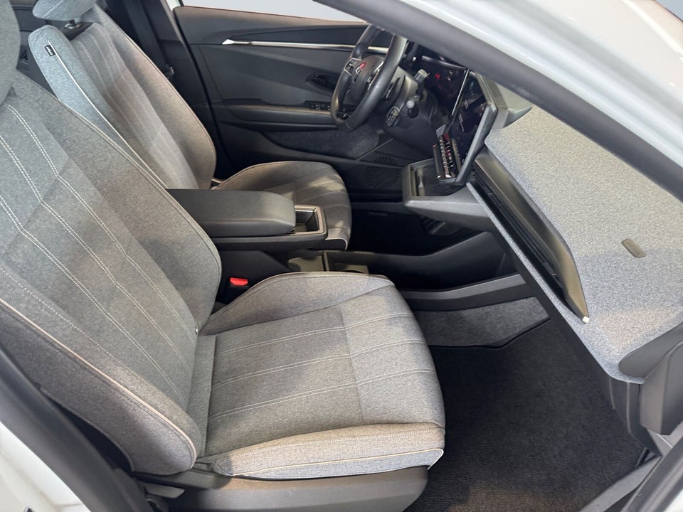 Renault Megane E-Tech 40 Equilibre 5d