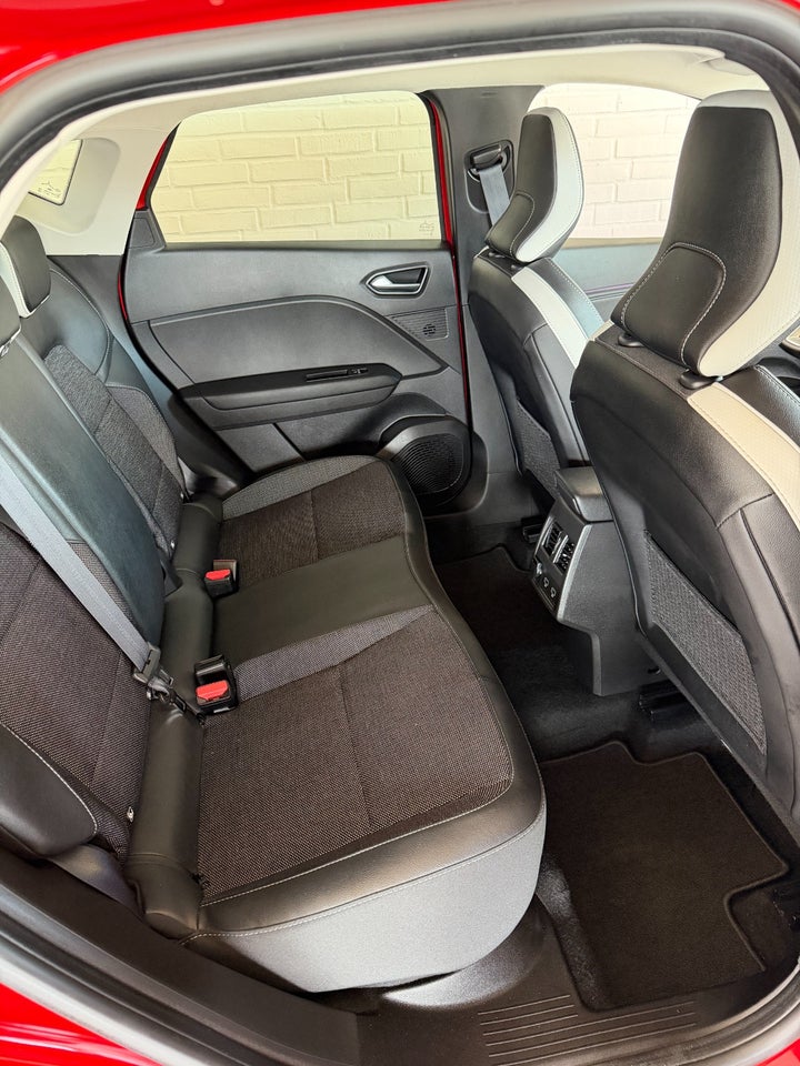 Renault Captur 1,3 TCe 140 Techno EDC 5d