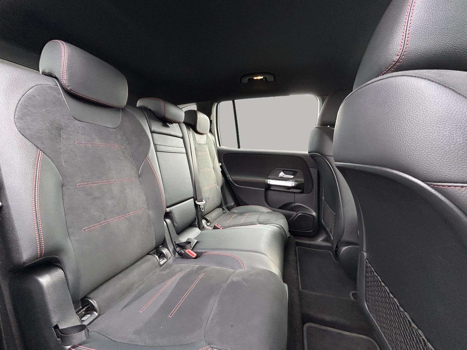 Mercedes EQB250 AMG Line 5d