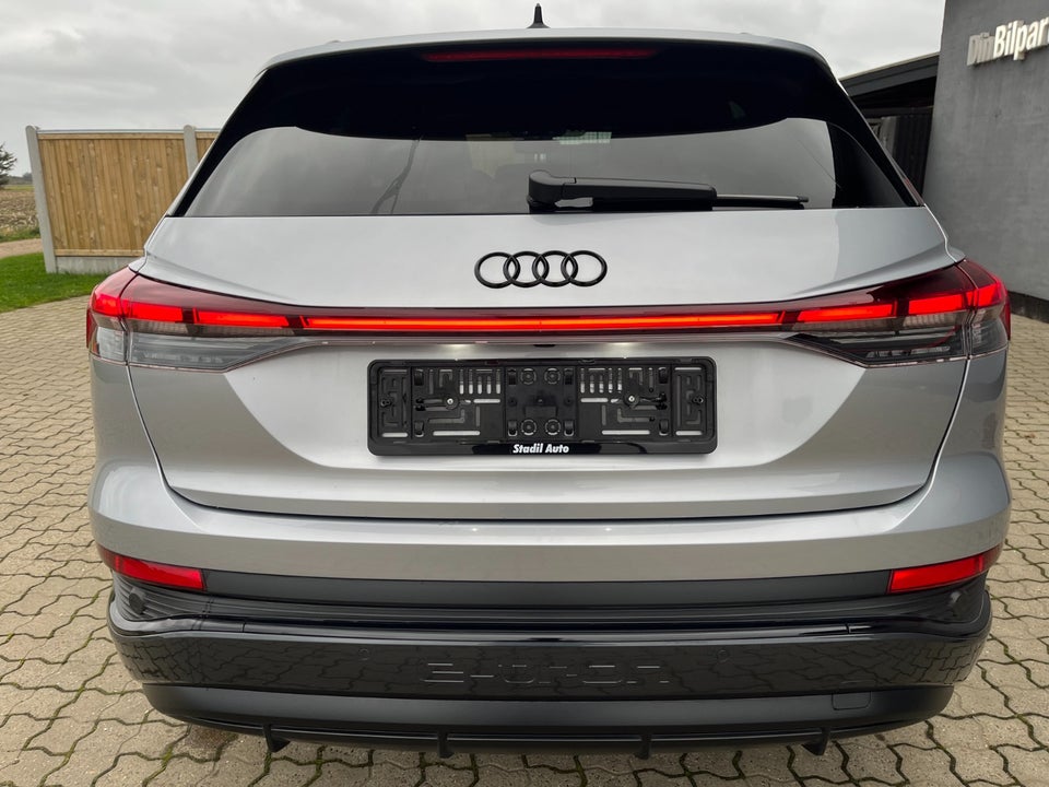 Audi Q4 e-tron 40 S-line 5d