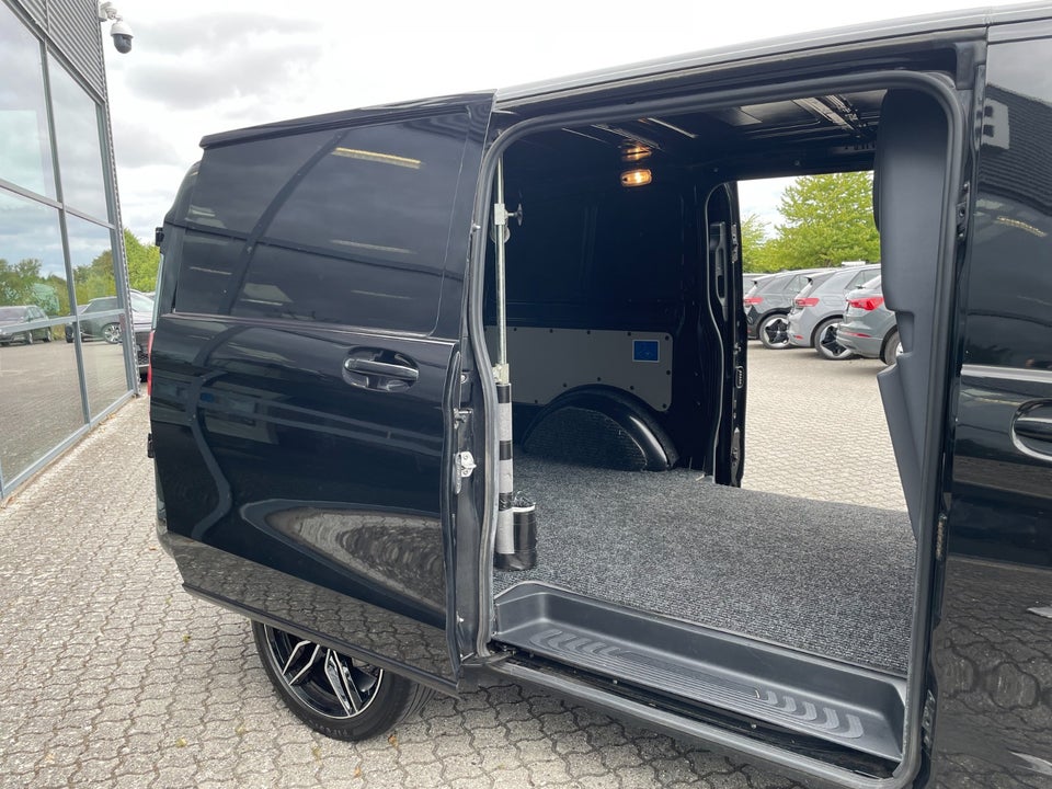 Mercedes Vito 119 2,0 CDi Kassevogn aut. L RWD