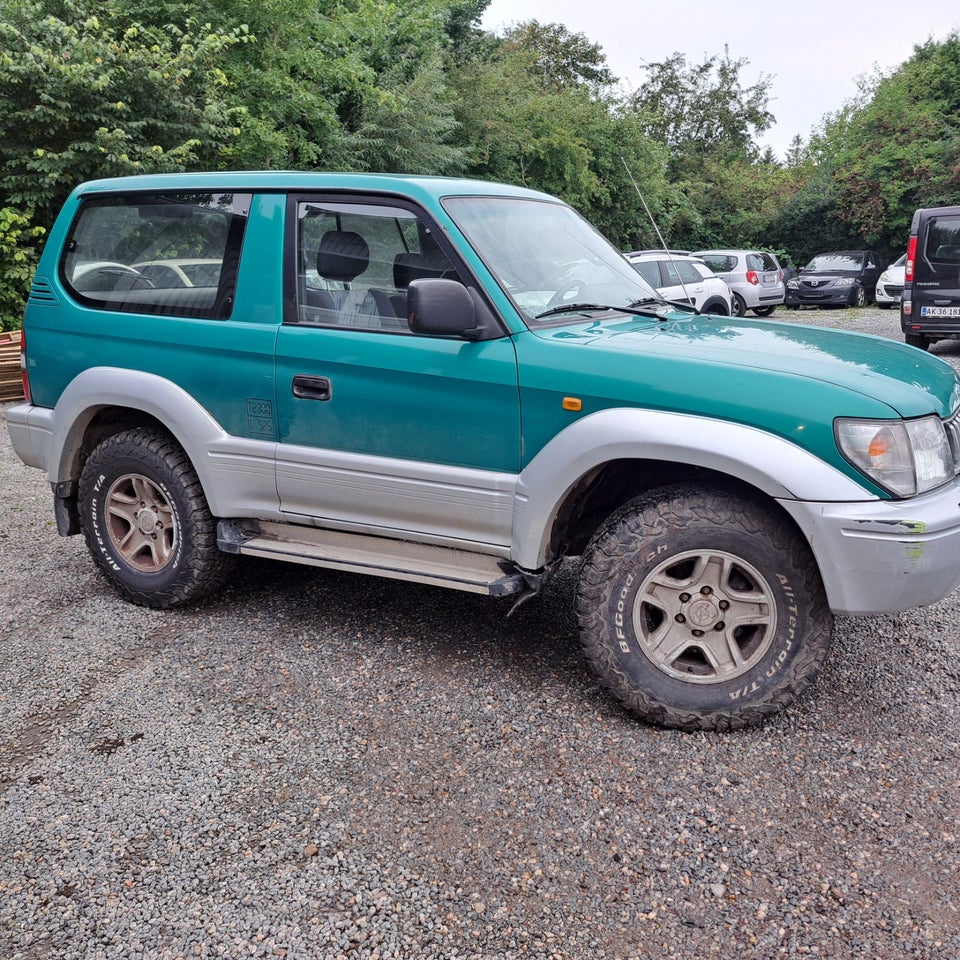 Toyota Land Cruiser 3,0 TD Van 4x4 Van 3d