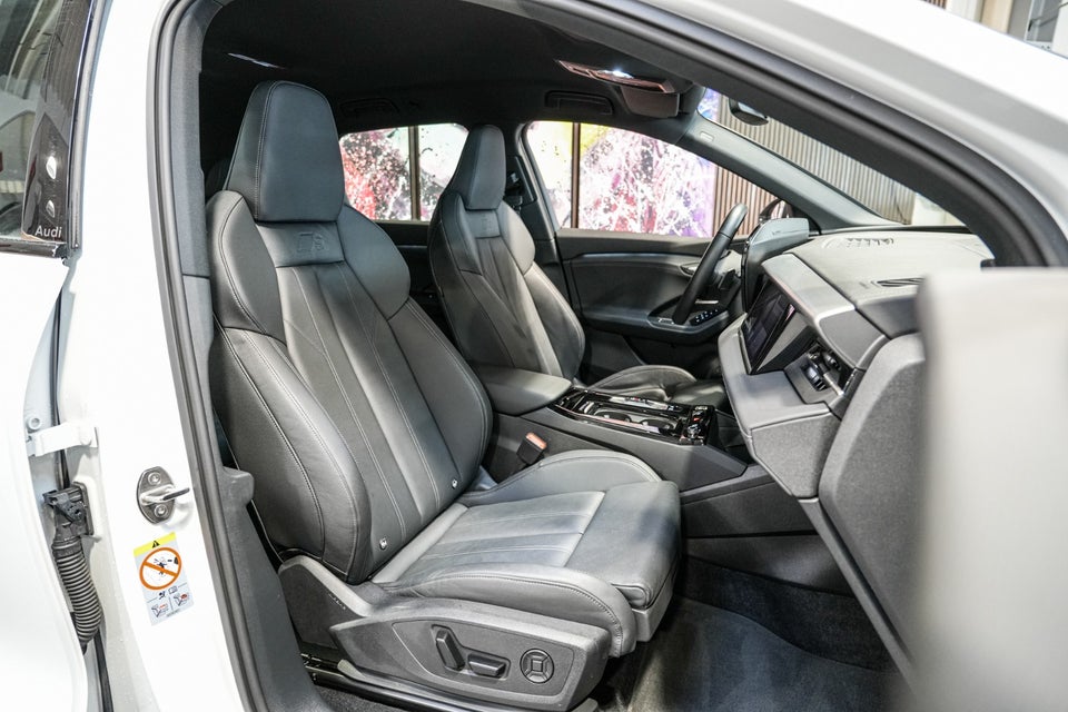 Audi Q6 e-tron S-line quattro 5d
