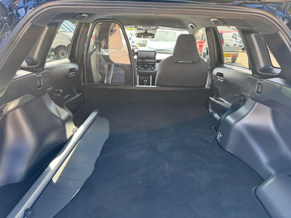Toyota Corolla Cross 2,0 Hybrid Style CVT Van 5d