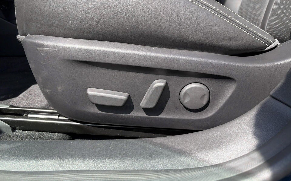 Mazda 6e Takumi+ Long Range 5d