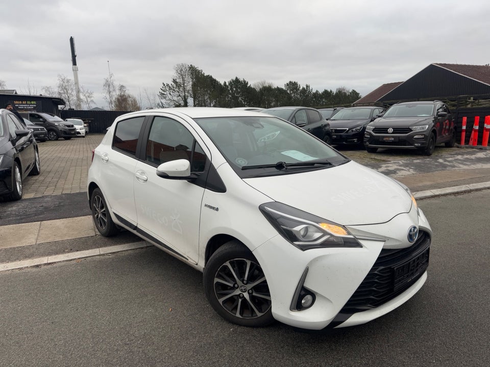 Toyota Yaris 1,5 Hybrid H1 e-CVT Van 5d