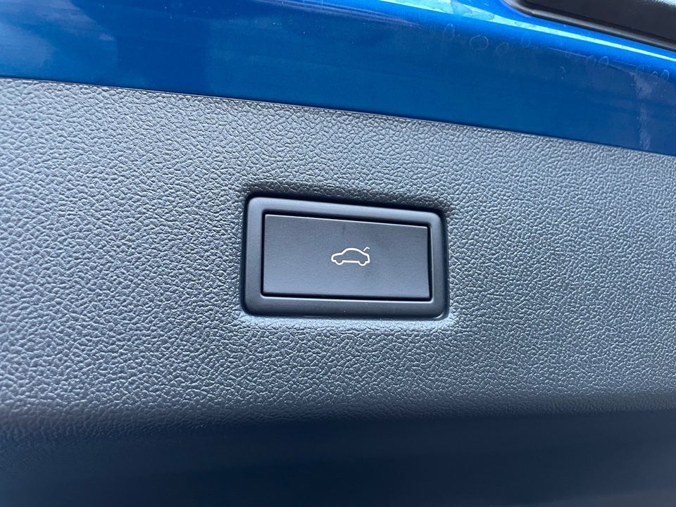 Ford Explorer 82 Premium Extended Range 5d