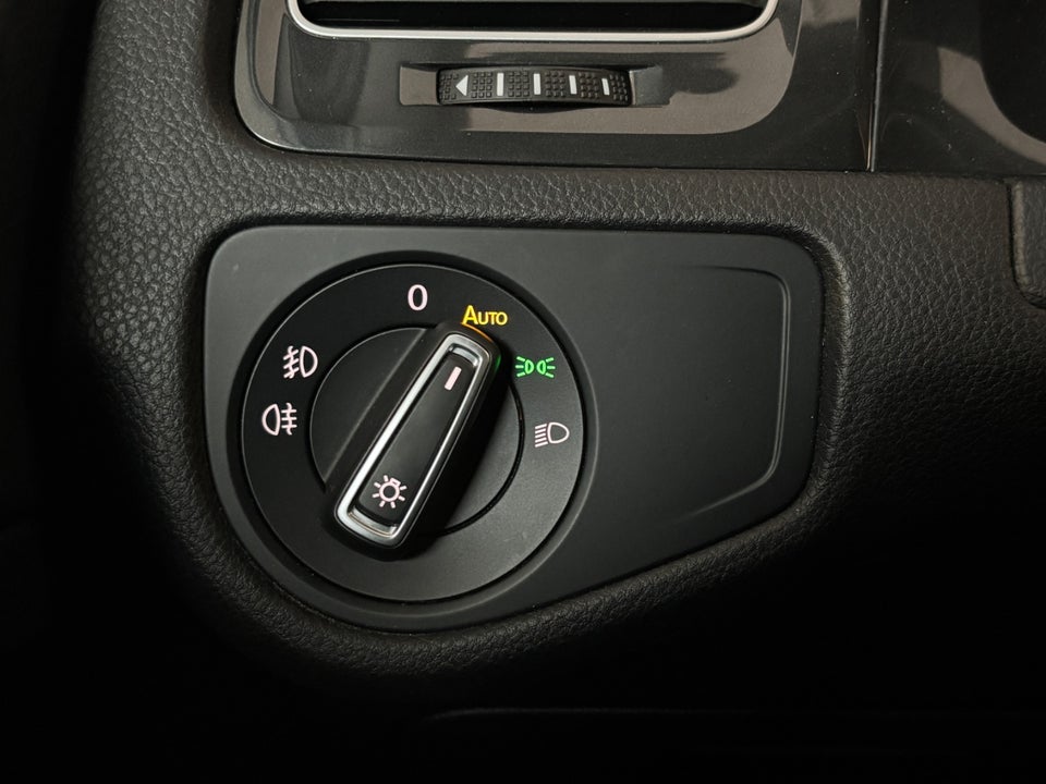 VW Golf VII 1,5 TSi 130 Highline Variant DSG 5d