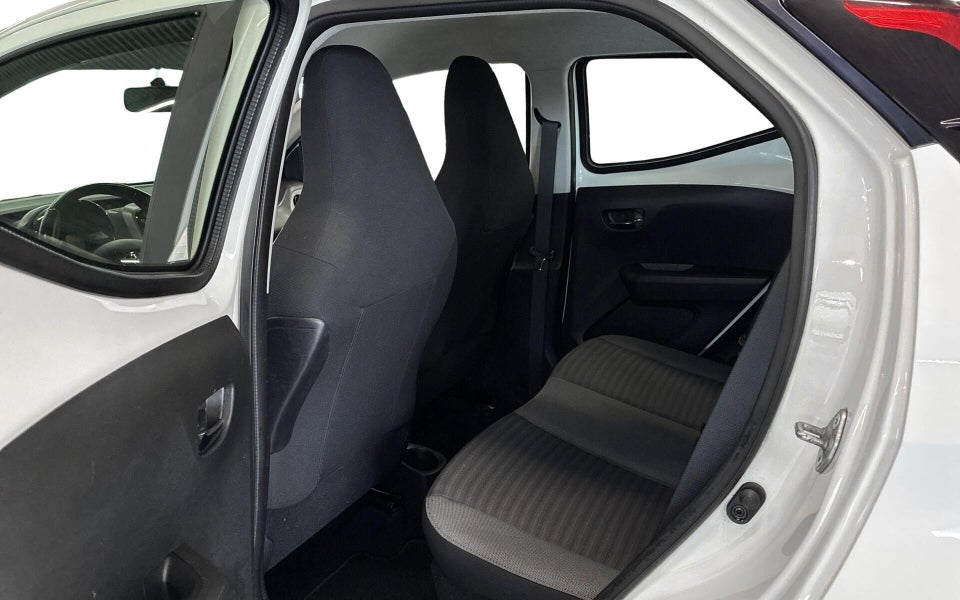 Toyota Aygo 1,0 VVT-i x-plore 5d