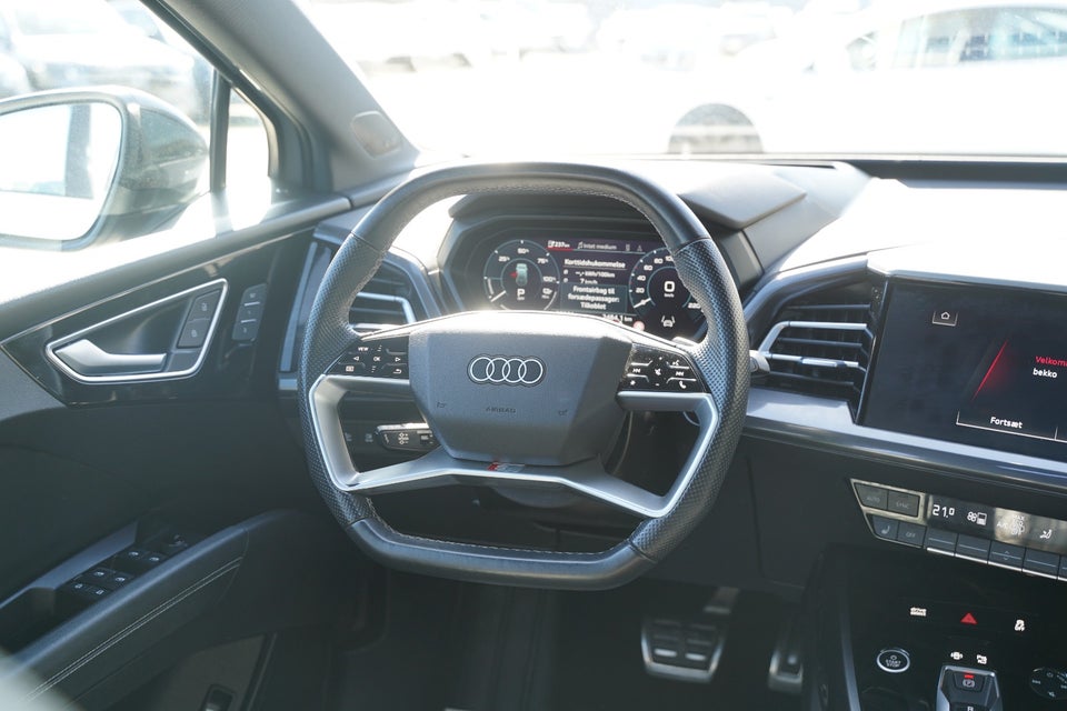 Audi Q4 e-tron 40 S-line 5d