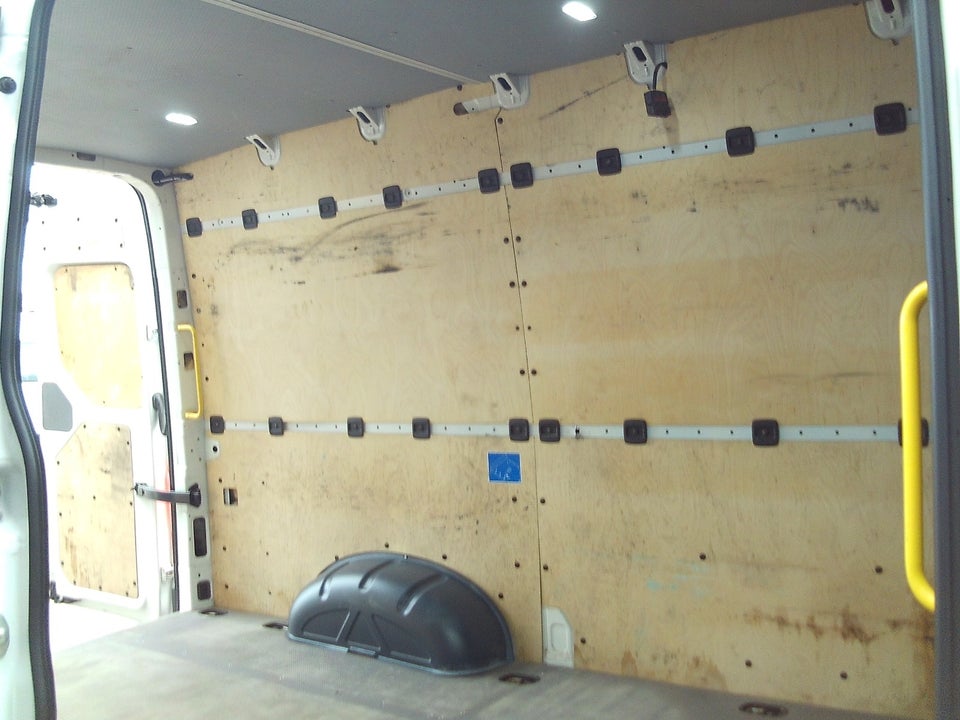 VW Crafter 35 2,0 TDi 177 Kassevogn L3H3