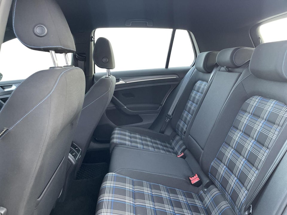 VW Golf VII 1,4 GTE DSG 5d