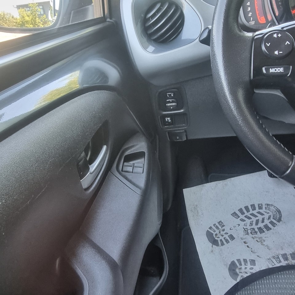 Toyota Aygo 1,0 VVT-i x-play x-shift 5d