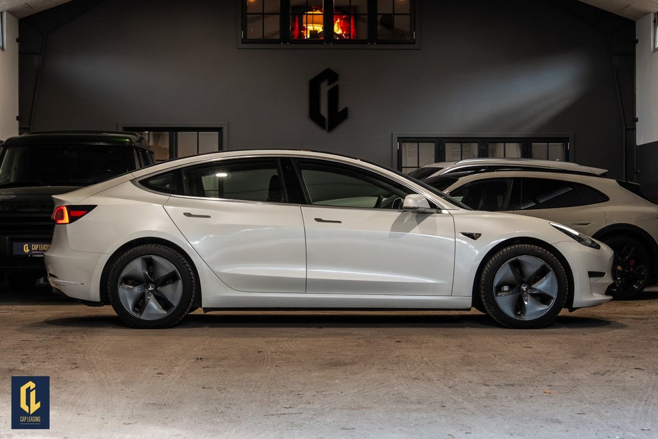 Tesla Model 3 Long Range AWD 4d