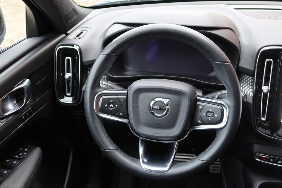 Volvo XC40 P6 ReCharge Pro 5d