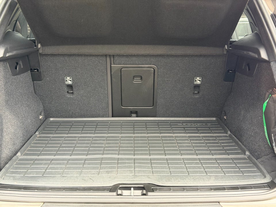 Volvo XC40 ReCharge Extended Range Core 5d