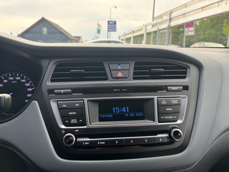 Hyundai i20 1,25 Move 5d