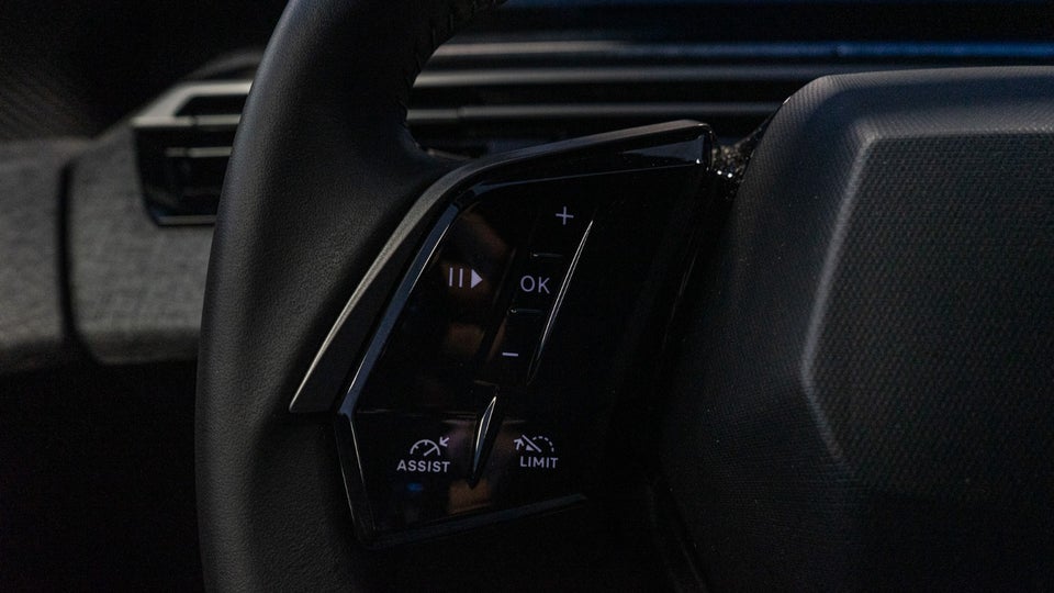 Peugeot e-5008 77 Allure 7prs 5d