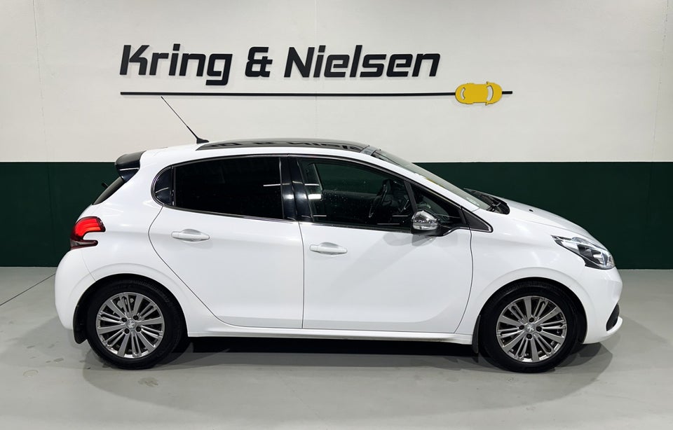 Peugeot 208 1,6 BlueHDi 100 Allure Sky 5d