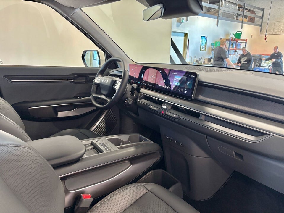 Kia EV9 76 Standard Range Upgrade RWD 7prs 5d