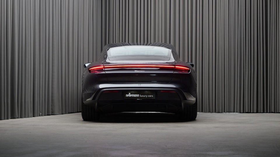 Porsche Taycan 4d