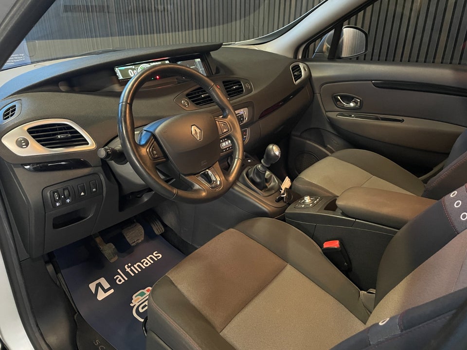 Renault Grand Scenic III 1,5 dCi 110 Dynamique 7prs 5d