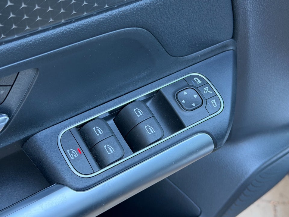 Mercedes EQA300 Progressive 4Matic 5d