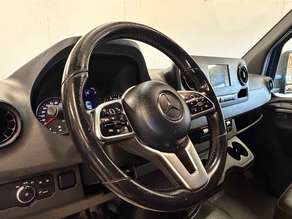 Mercedes Sprinter 319 3,0 CDi A3 Chassis aut. RWD 2d