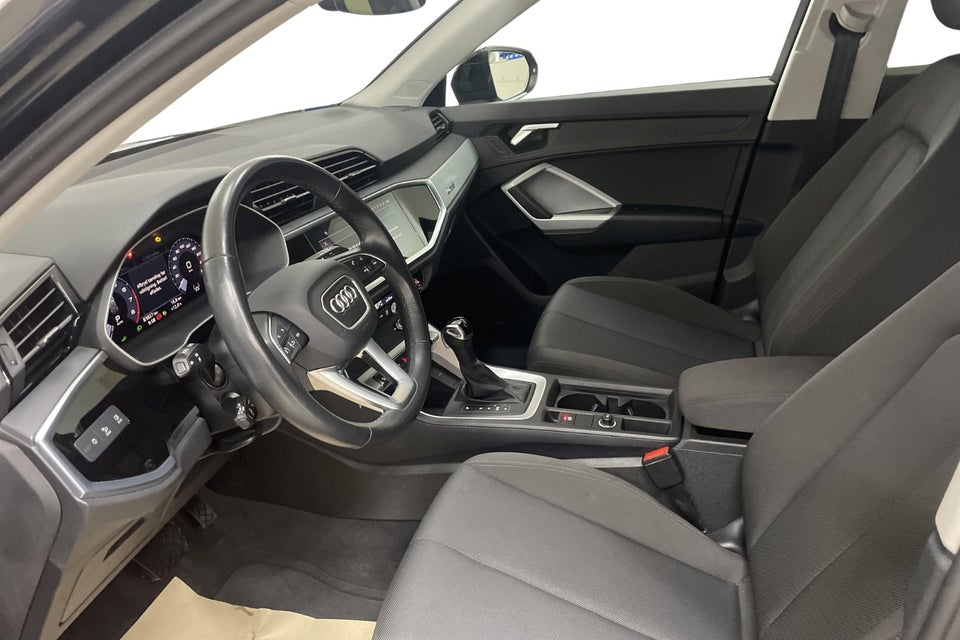 Audi Q3 45 TFSi e Attitude plus S-tr. 5d