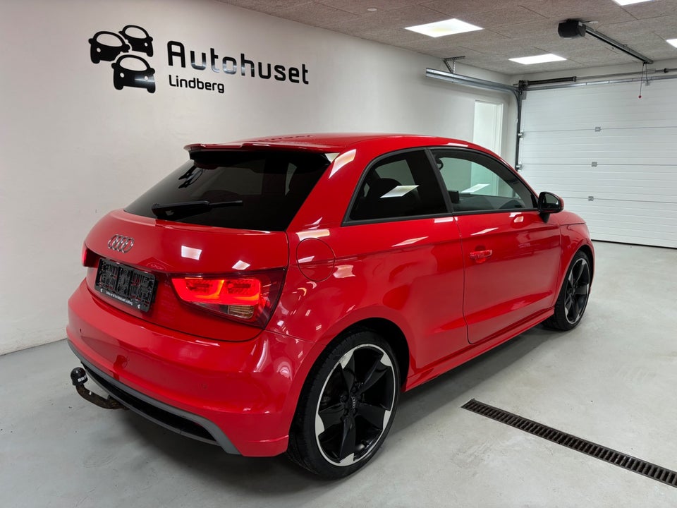 Audi A1 1,6 TDi 90 Attraction S-tr. 3d