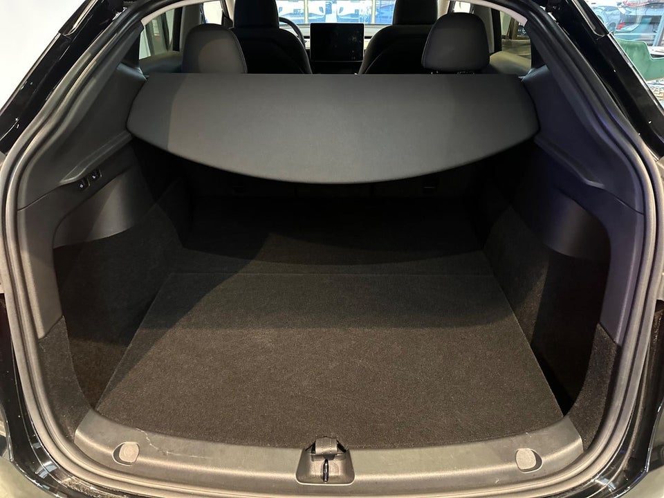 Tesla Model Y RWD 5d