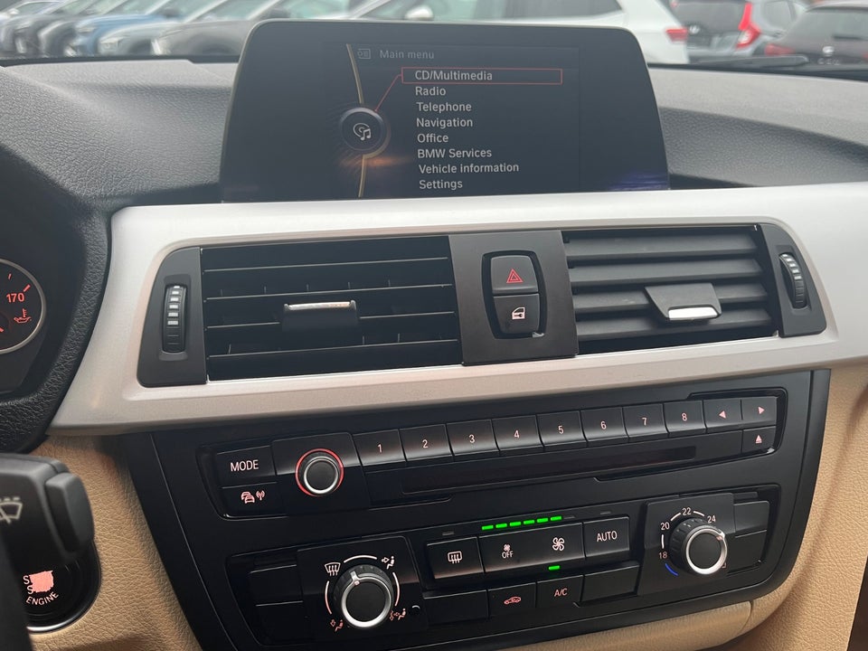 BMW 320i 2,0 Touring aut. 5d