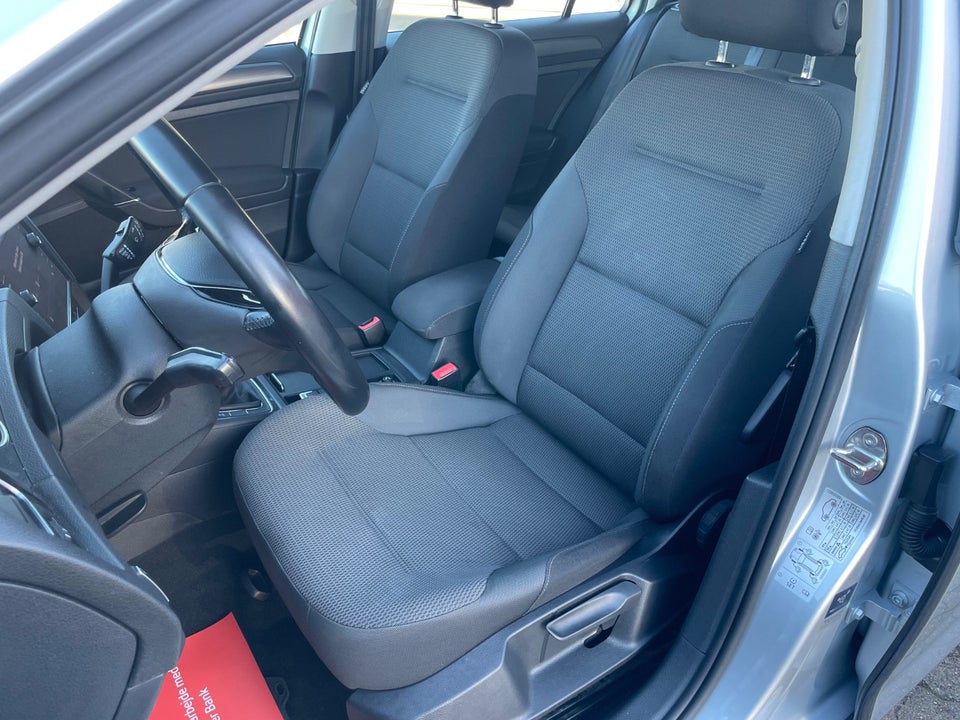 VW Golf VII 1,6 TDi 115 Comfortline Variant 5d