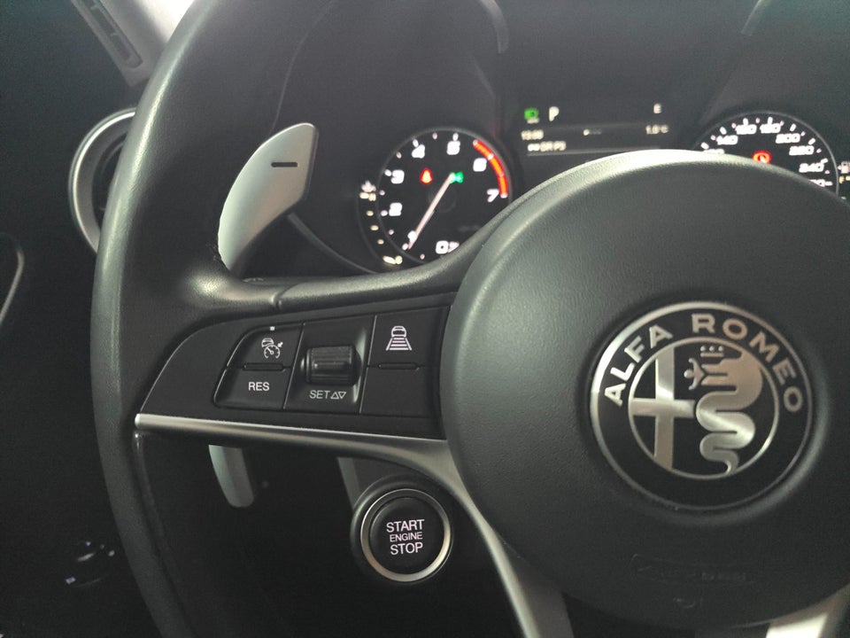 Alfa Romeo Giulia 2,0 T 200 Edizione aut. 4d