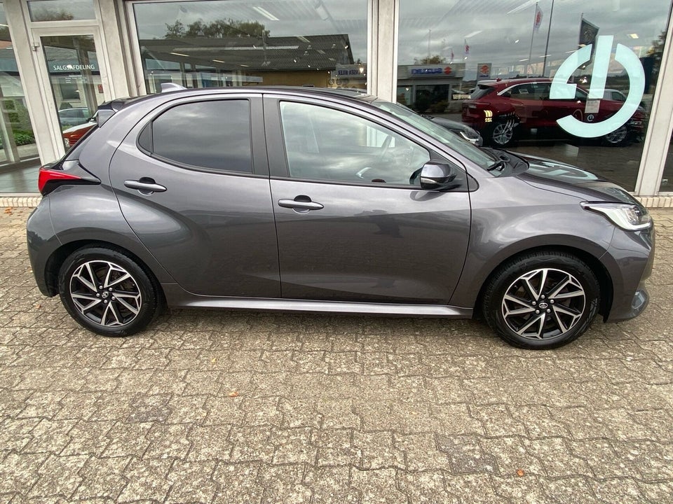 Toyota Yaris 1,5 Hybrid Active Tech Design e-CVT 5d