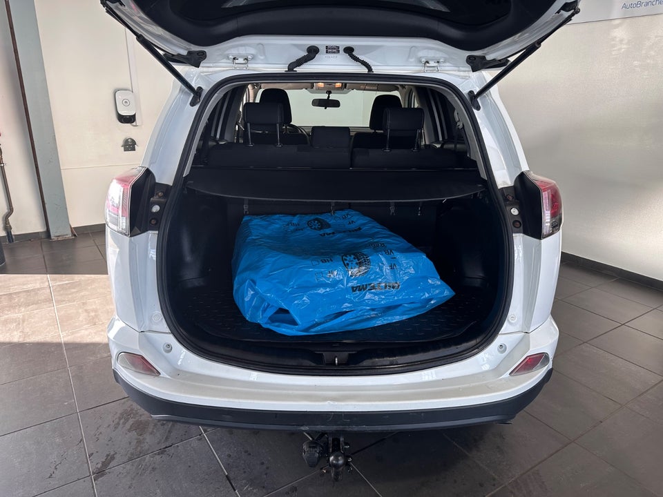 Toyota RAV4 2,0 D-4D T2 5d