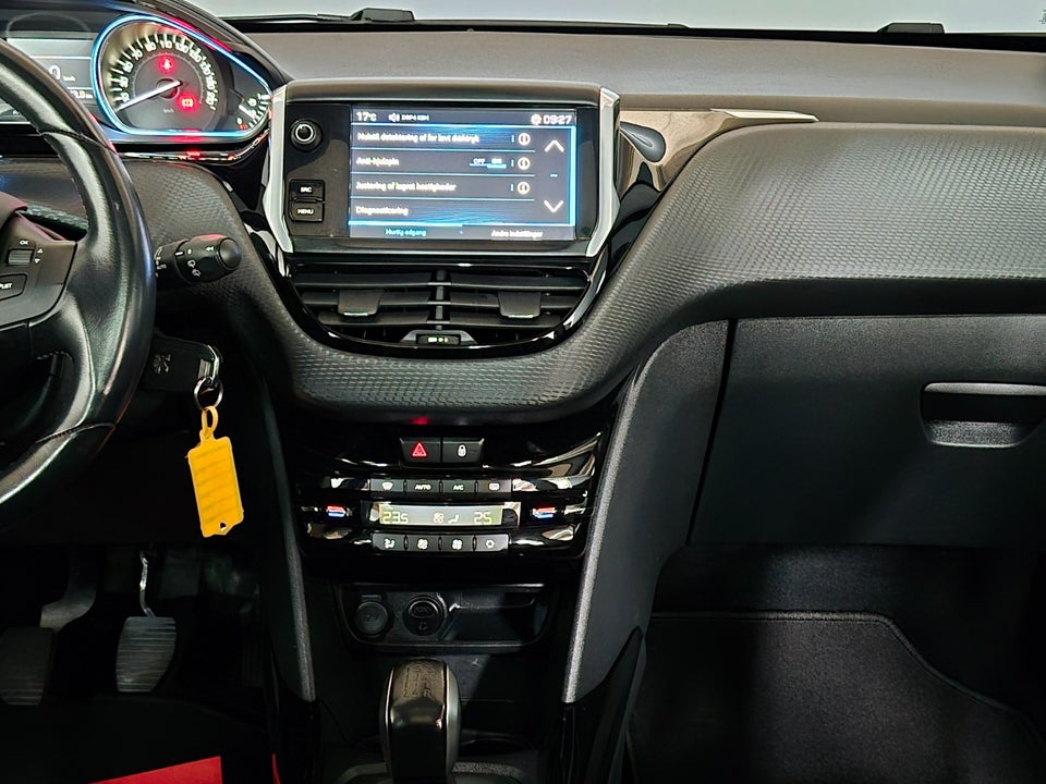 Peugeot 2008 1,6 BlueHDi 100 Allure Sky 5d