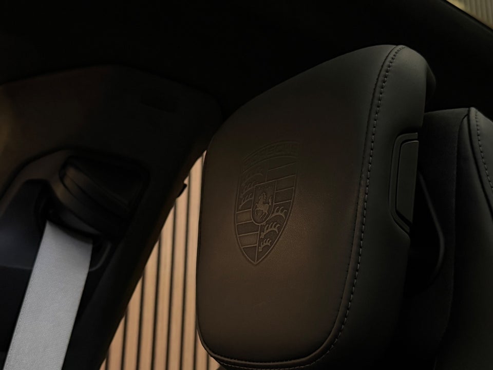 Porsche Taycan Turbo Performance+ 4d