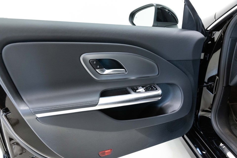 Mercedes CLA250+ EQ Progressive Advance Plus 4d