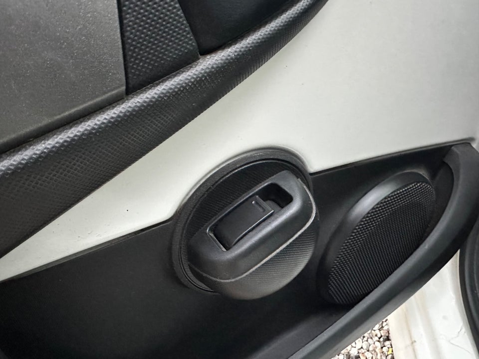 Peugeot 107 1,0 Active 5d