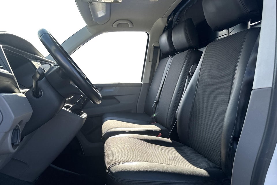 VW Transporter 2,0 TDi 150 Kassevogn lang