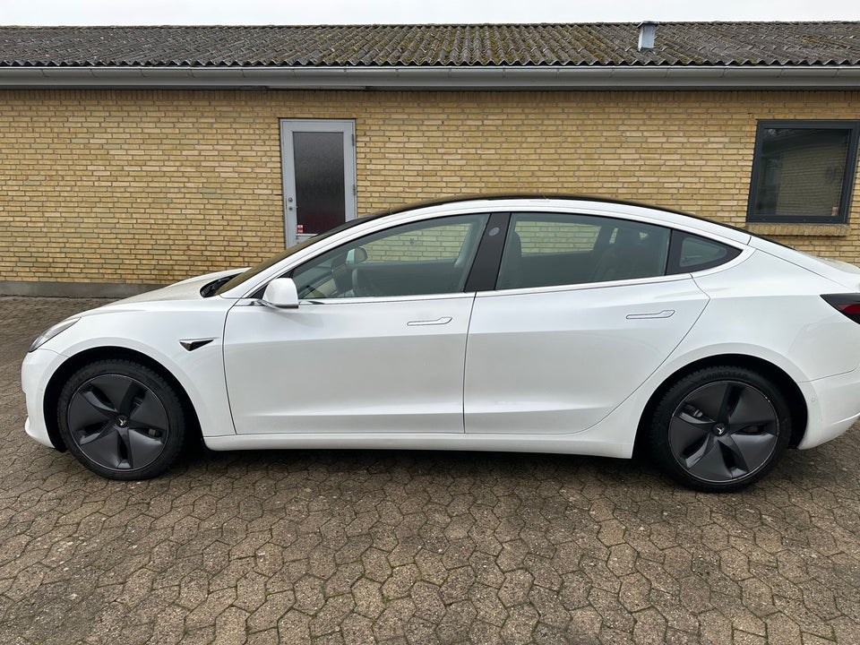 Tesla Model 3 Long Range AWD 4d