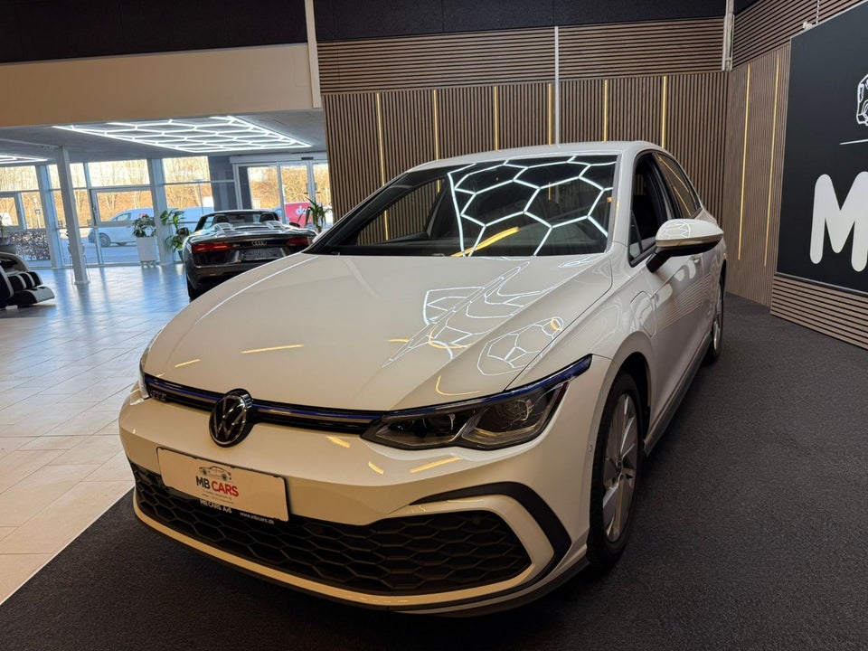 VW Golf VIII 1,4 GTE DSG 5d