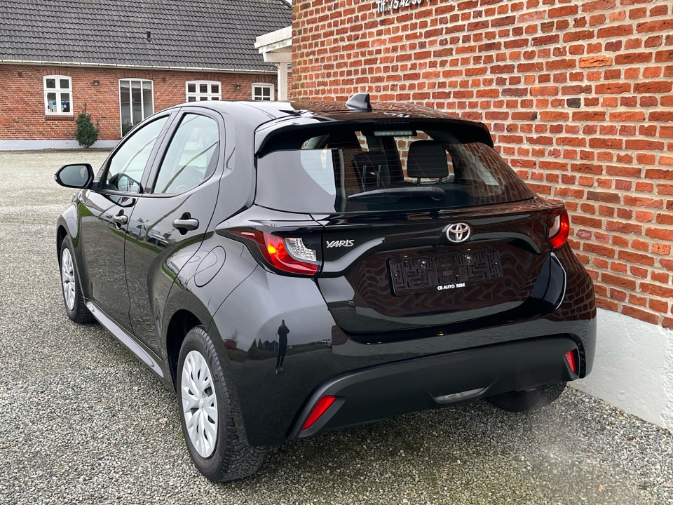 Toyota Yaris 1,0 T1 5d